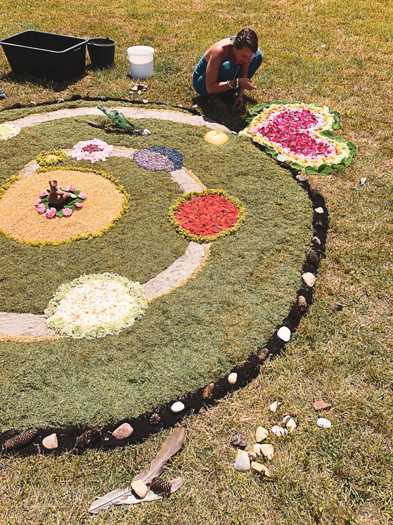 Building the flower mandala