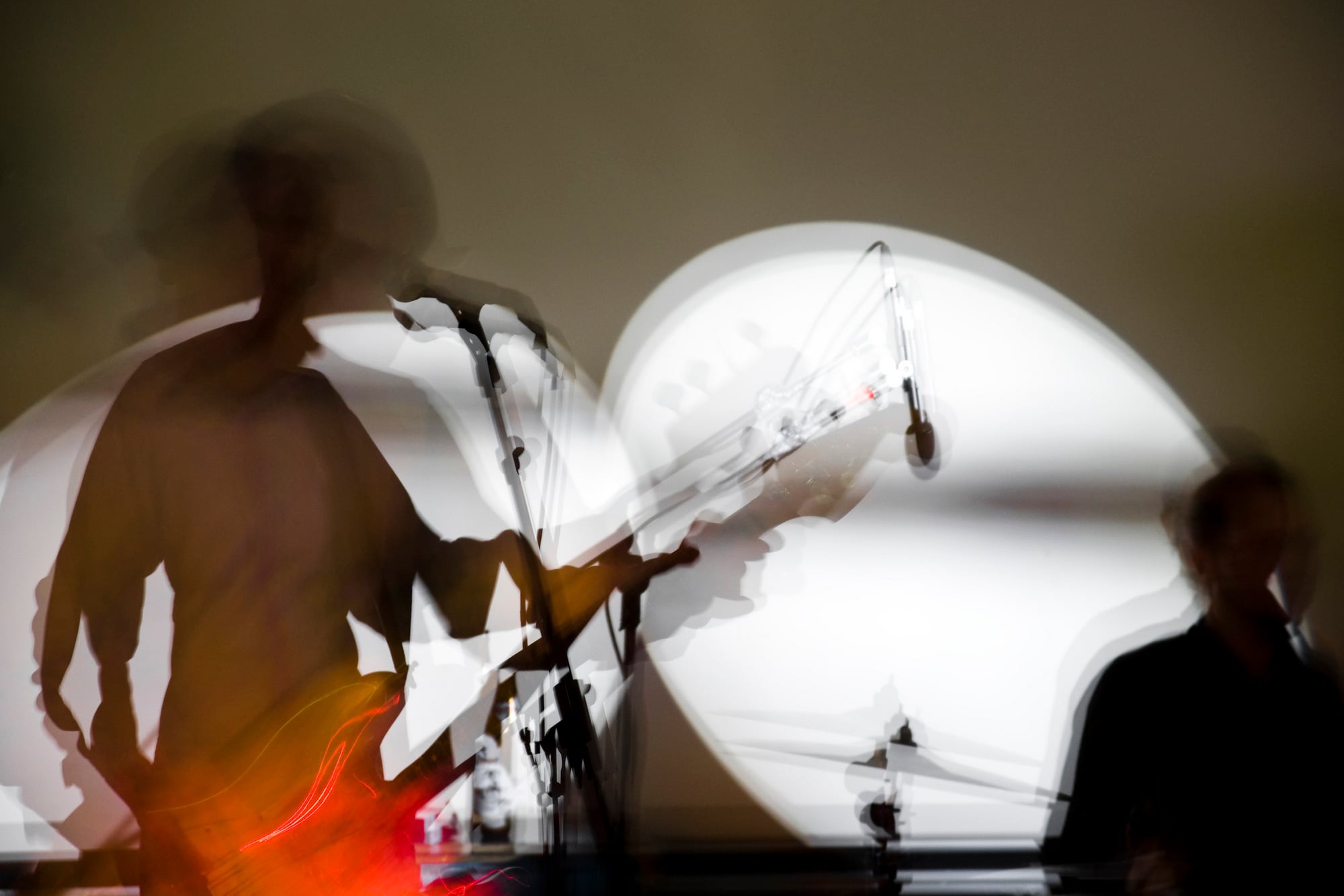Ein Spieler als Silhouette gegen das Licht